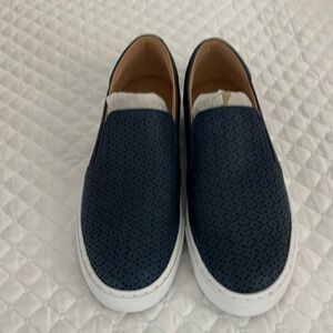 NIB Navy, Easy Spirit, Slip-on tennis shoes